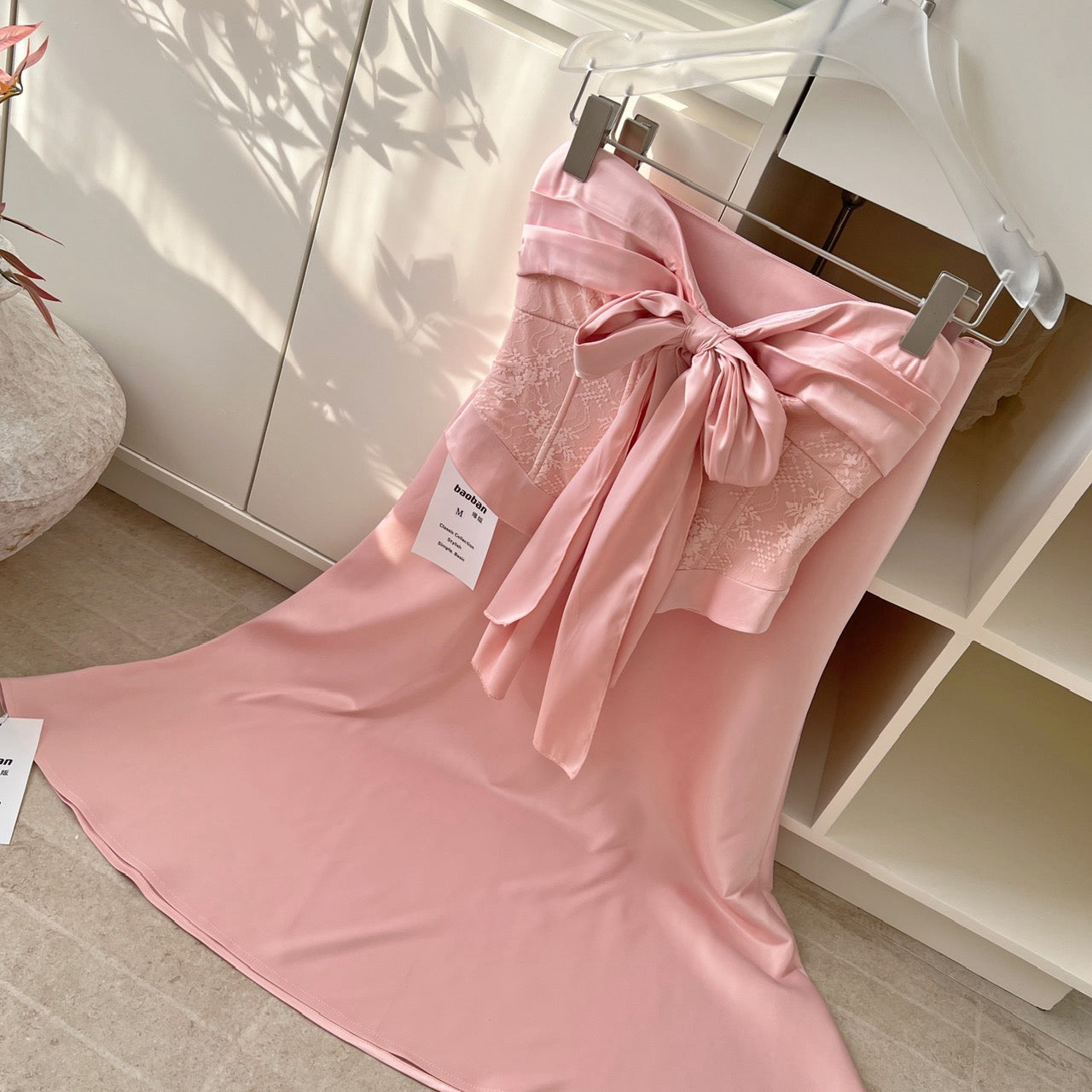 贵货-莉莉丝 蕾丝鱼骨蝴蝶结抹胸高腰锻面鱼尾半裙套装 Premium Design Lace Corset-Style Strapless Satin Mermaid Skirt Set with Bow Detail