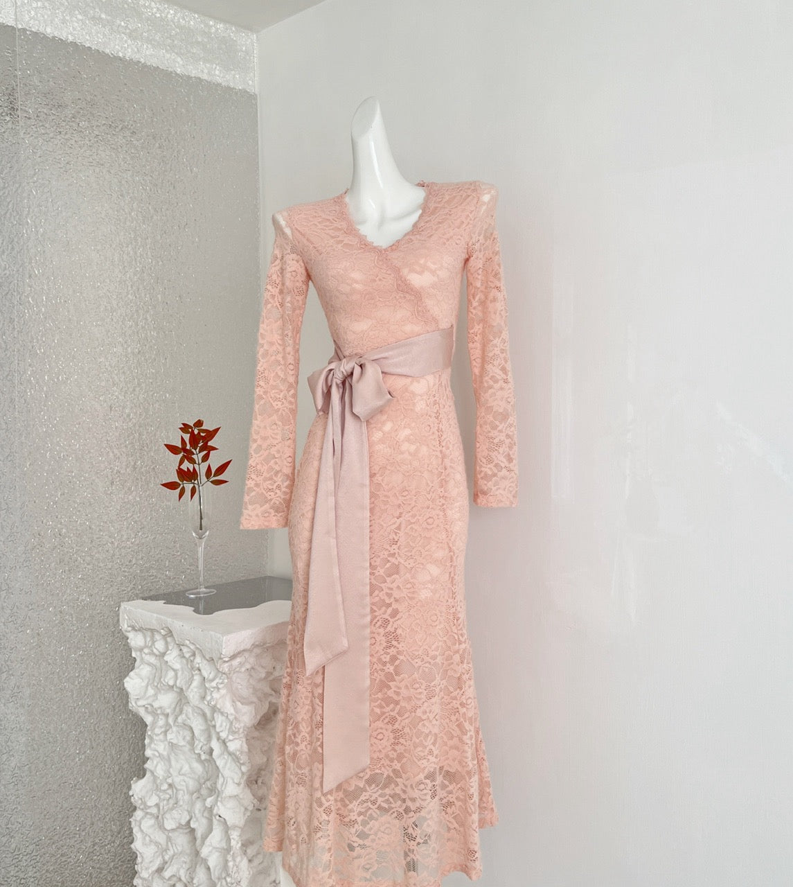 烟雨娇艳 法式蕾丝系带包臀鱼尾连衣裙 Mist-Kissed Elegance French Lace Lace-Up Bodycon Mermaid Dress