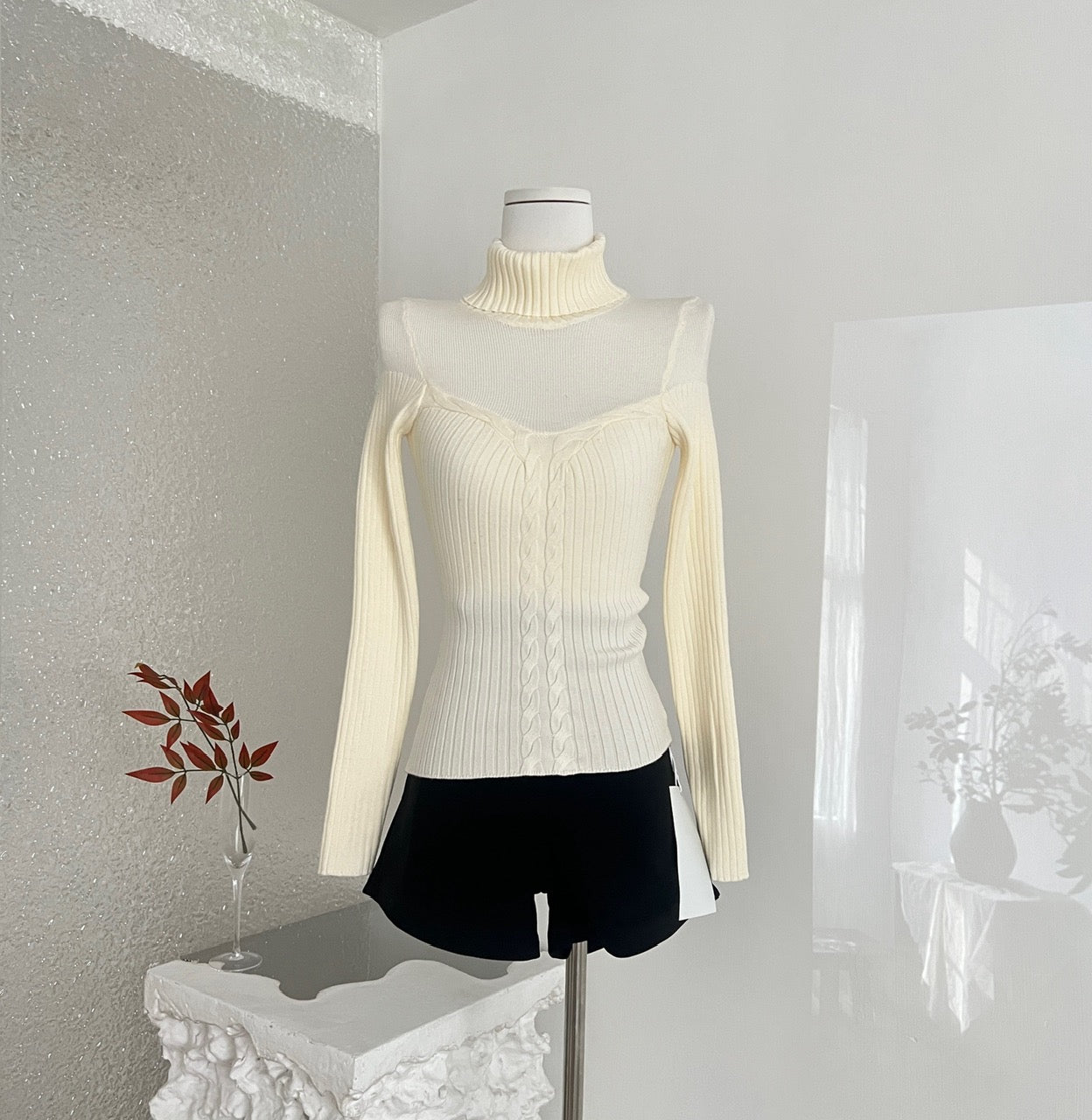 娇女反击 镂空麻花内搭打底针织衫 Rebellious Girl Hollow-Knit Cable Layering Sweater