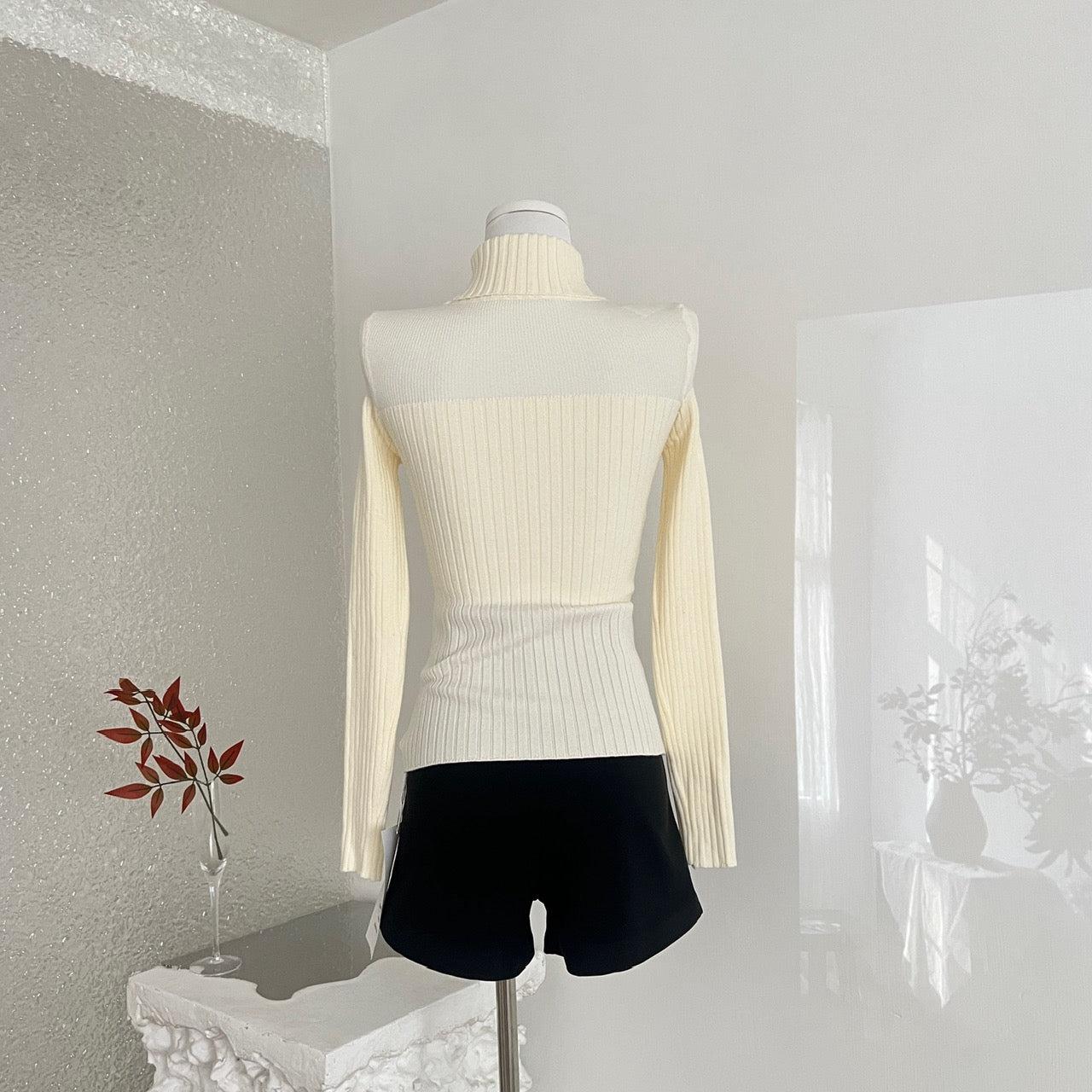 娇女反击 镂空麻花内搭打底针织衫 Rebellious Girl Hollow-Knit Cable Layering Sweater