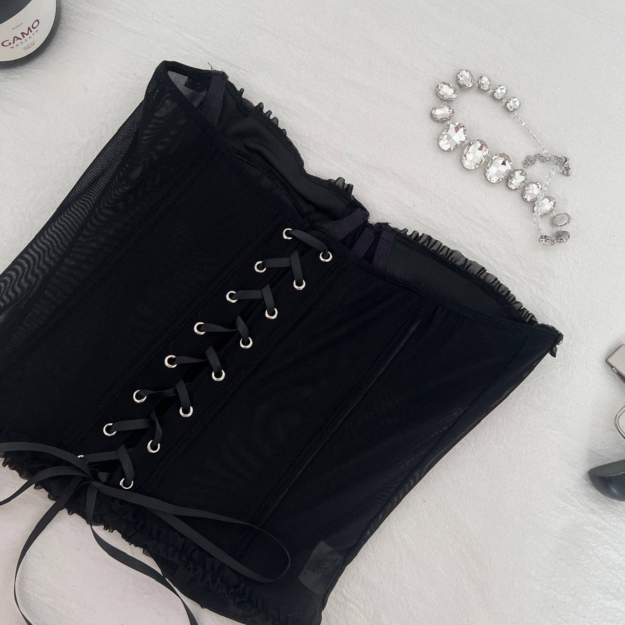 高级性感 性感蕾丝透视抹胸背心上衣短裤套装 Elegant & Sexy Lace Sheer Strapless Crop Top and Shorts Set