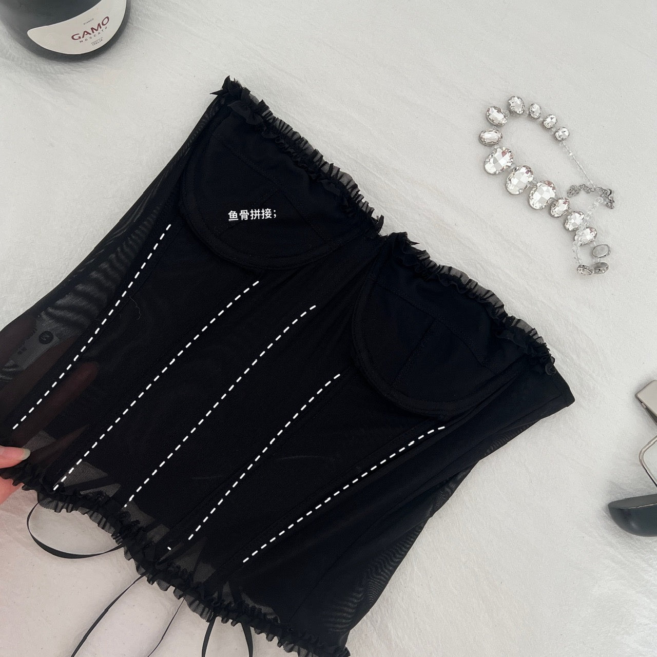 高级性感 性感蕾丝透视抹胸背心上衣短裤套装 Elegant & Sexy Lace Sheer Strapless Crop Top and Shorts Set