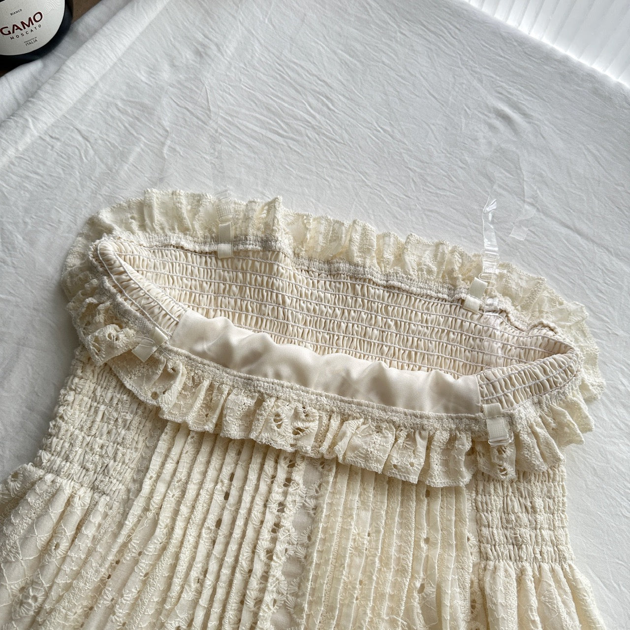 康鹏街31号 蕾丝抹胸镂空钩花连衣裙 Kangpeng Street, Lace Strapless Hollow Crochet Dress