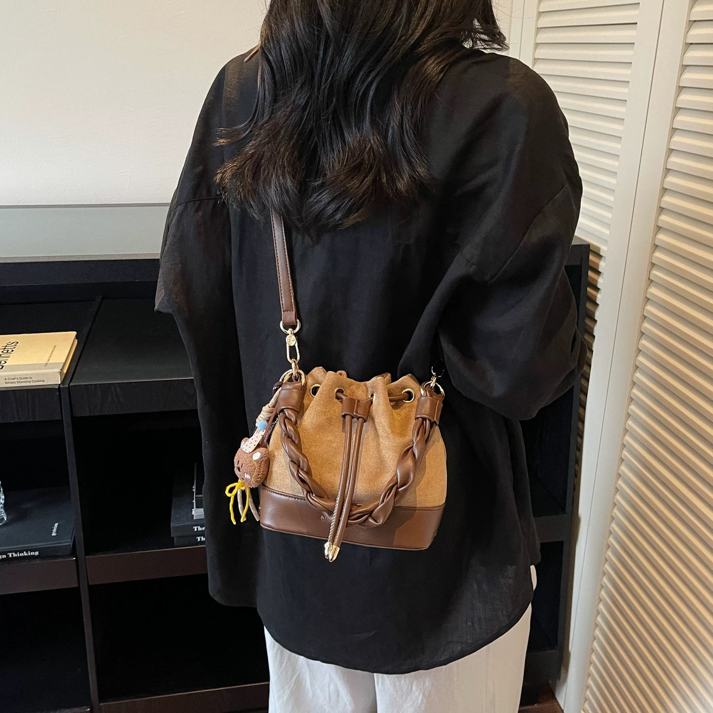 Autumn Edit Chic Versatile Braided Handle Bucket Bag Crossbody