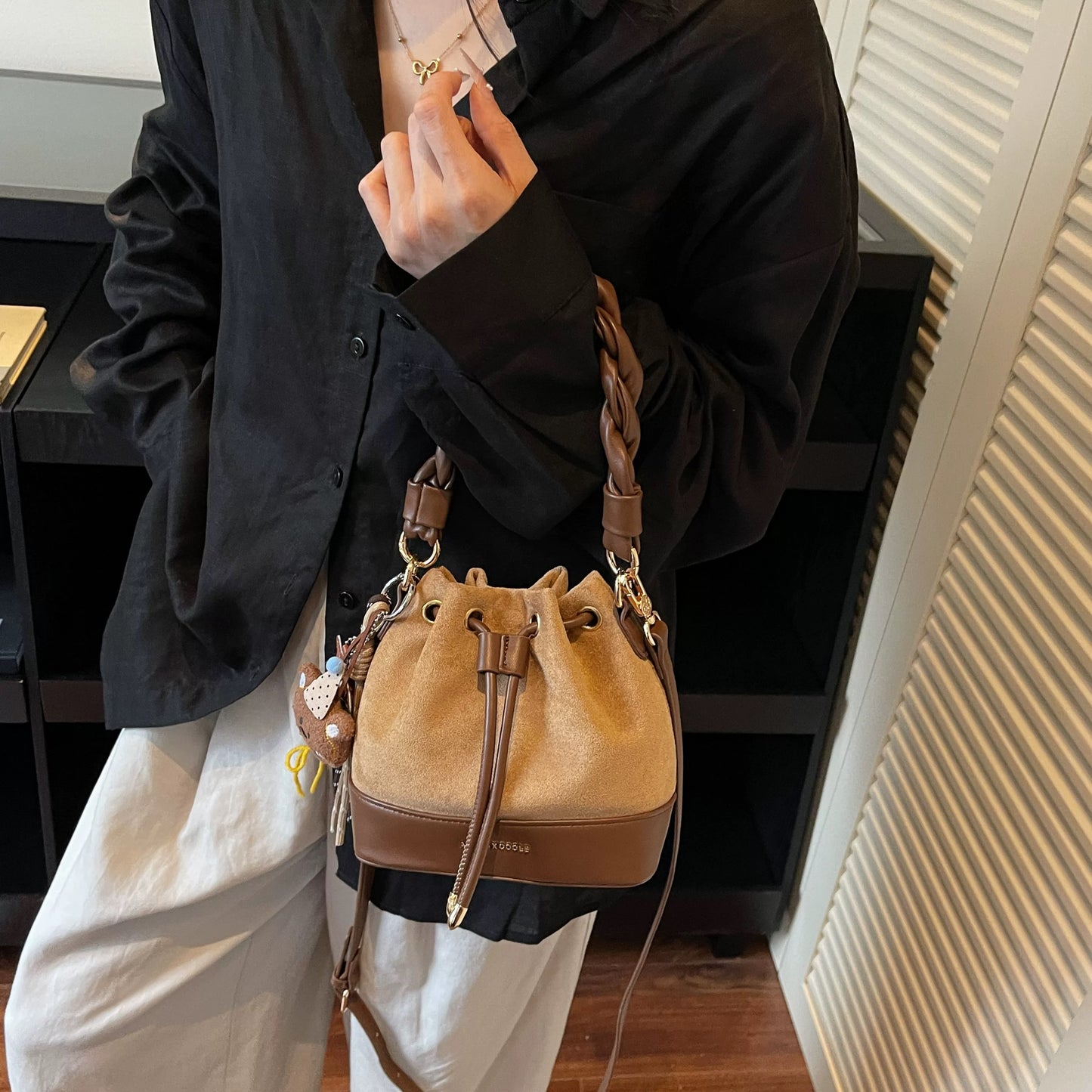 Autumn Edit Chic Versatile Braided Handle Bucket Bag Crossbody