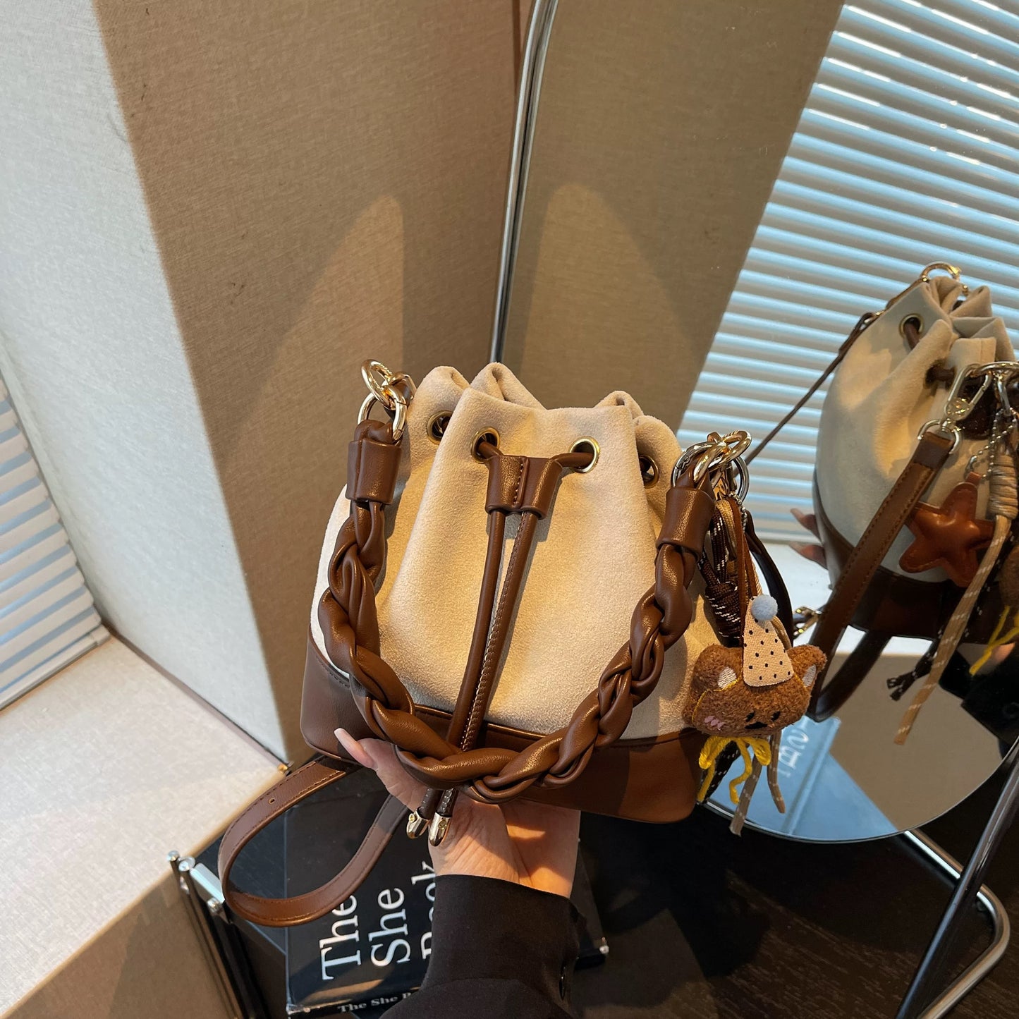 Autumn Edit Chic Versatile Braided Handle Bucket Bag Crossbody