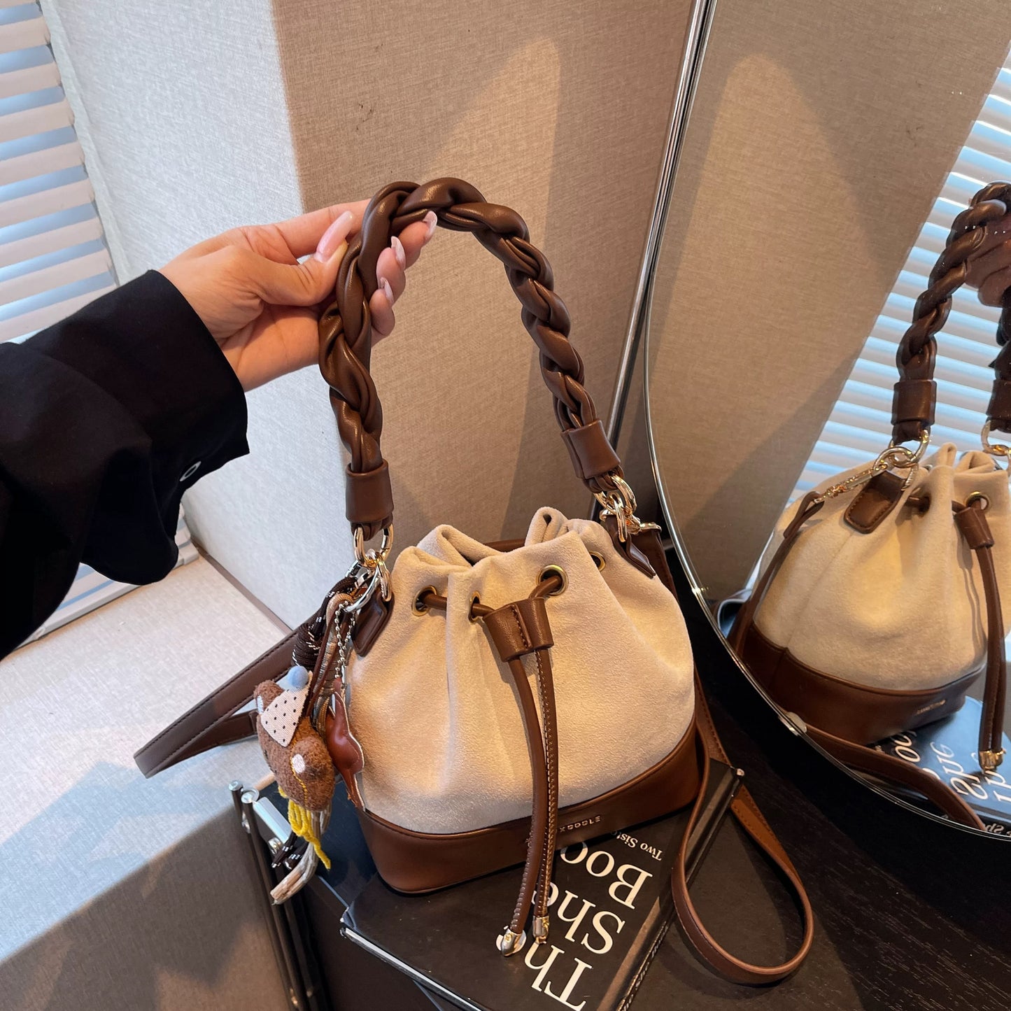 Autumn Edit Chic Versatile Braided Handle Bucket Bag Crossbody
