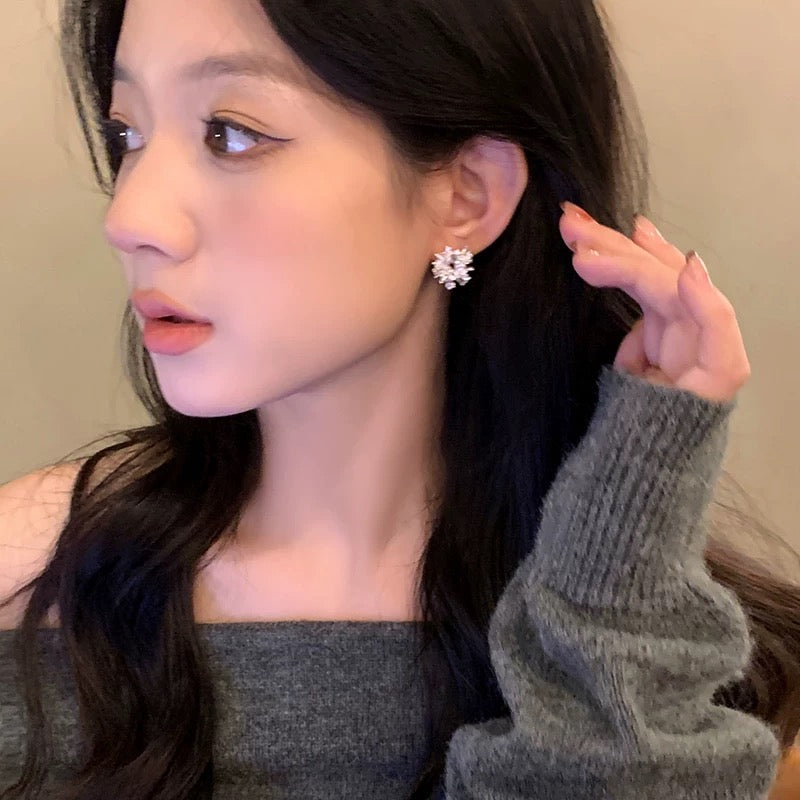 太阳花珍珠设计感耳环 Sunflower Pearl Design Earrings