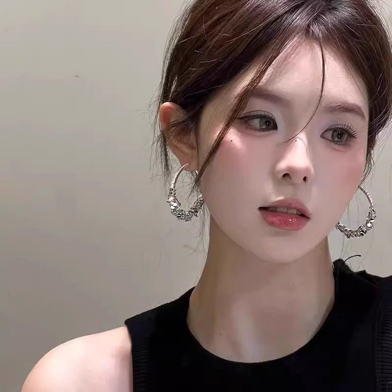 气质韩妹 银色闪钻大圈圈耳环 Elegant Korean Style Silver Sparkling Rhinestone Hoop Earrings