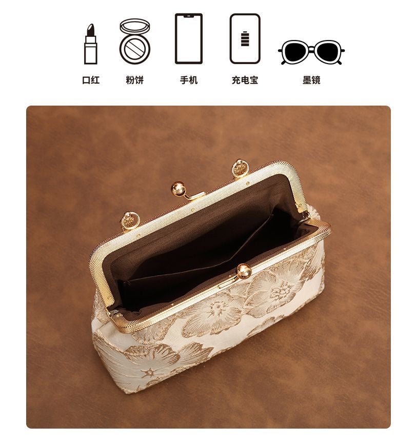 云中月 新中式夹子包庄严手提口金包珍珠包 Moon-in-the-Clouds New Chinese-Style Clip Bag – Elegant Frame Handbag with Pearl Details