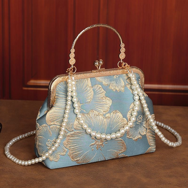 云中月 新中式夹子包庄严手提口金包珍珠包 Moon-in-the-Clouds New Chinese-Style Clip Bag – Elegant Frame Handbag with Pearl Details