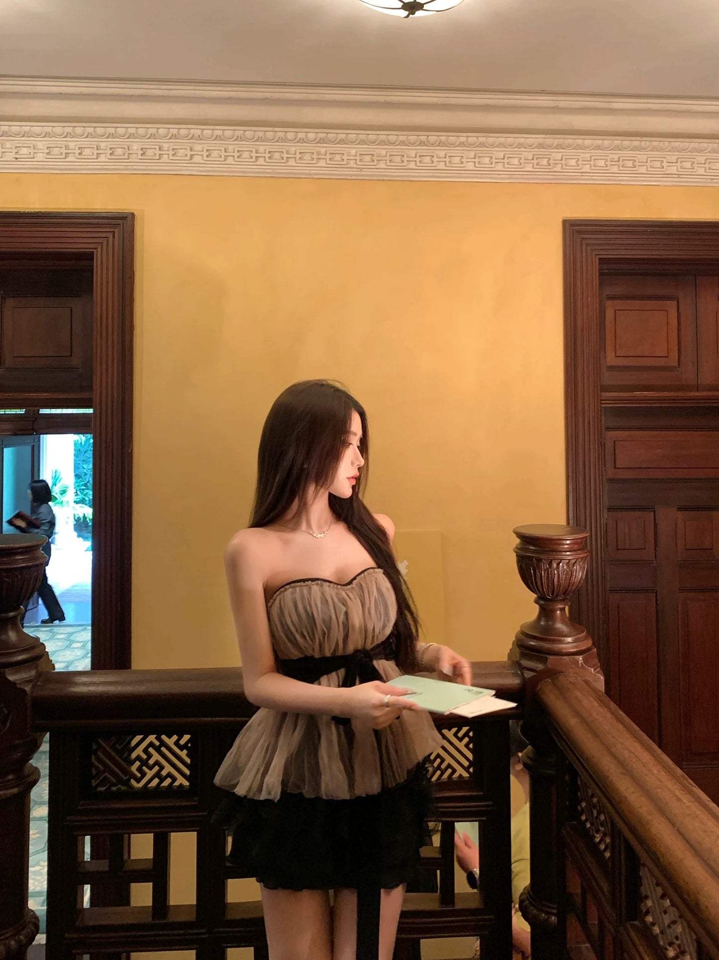 蔷薇 粉色肌理褶皱腰封修身带胸垫套装 Rose Pink Textured Pleated Waist-Cinching Slim Fit Set with Padded Bra