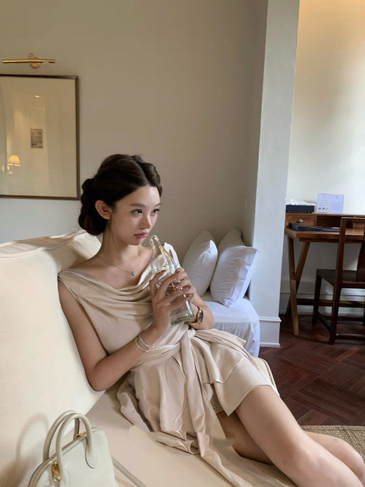 典藏情话 缎面荡领荷叶边连衣裙  Timeless Romance Satin Draped Neck Ruffle Dress