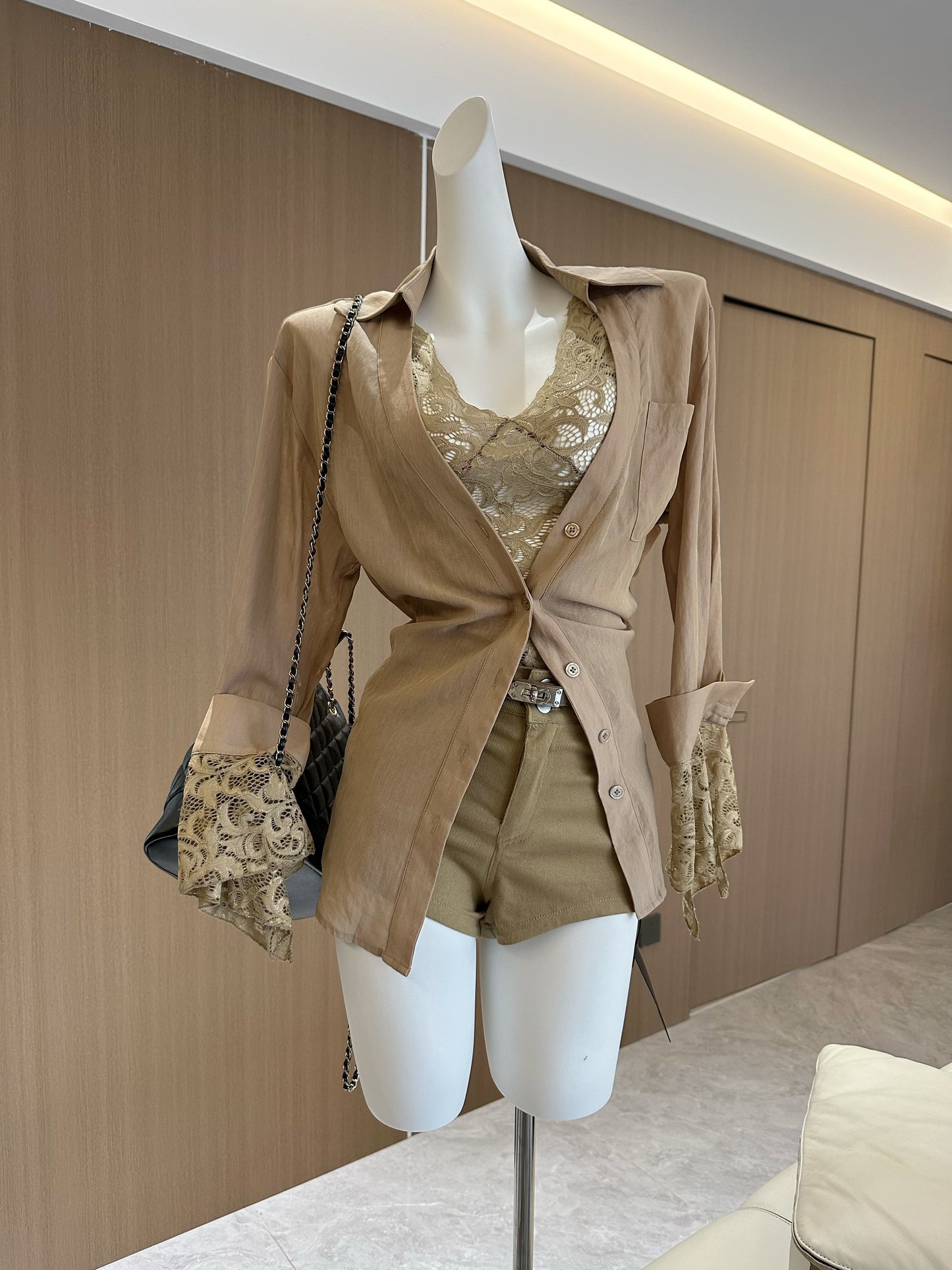 柔玉小姐 蕾丝拼接假两件衬衫上衣 Miss Rouyu Lace Patchwork Layered-Look Blouse