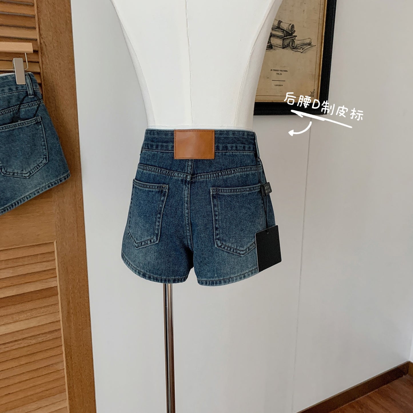 少女的独白 复古显瘦中高腰牛仔短裤 Girl’s Monologue Vintage Slim-Fit Mid-High Waist Denim Shorts