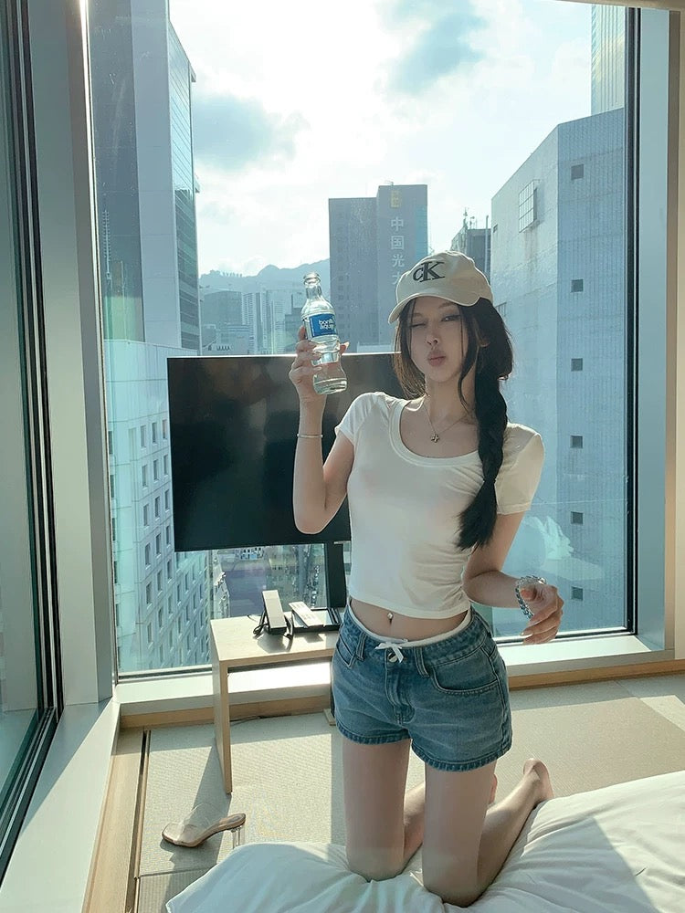 少女的独白 复古显瘦中高腰牛仔短裤 Girl’s Monologue Vintage Slim-Fit Mid-High Waist Denim Shorts