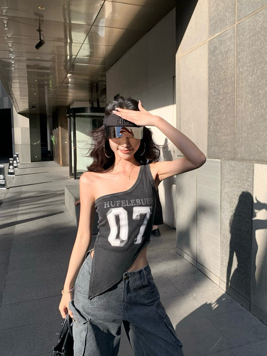 辣妹潜规则 美式辣妹斜肩不规则上衣 Hot Girl Code Asymmetric Off-Shoulder American-Style Top