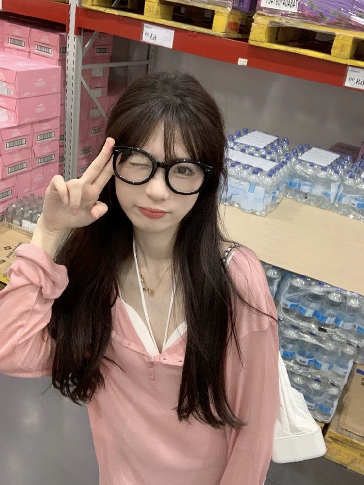 穿搭灵感 薄款防晒长袖松弛感上衣 Style Inspiration · Lightweight Sun-Protective Relaxed Long-Sleeve Top