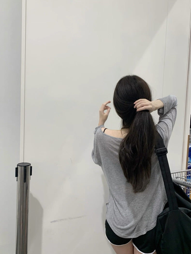 穿搭灵感 薄款防晒长袖松弛感上衣 Style Inspiration · Lightweight Sun-Protective Relaxed Long-Sleeve Top