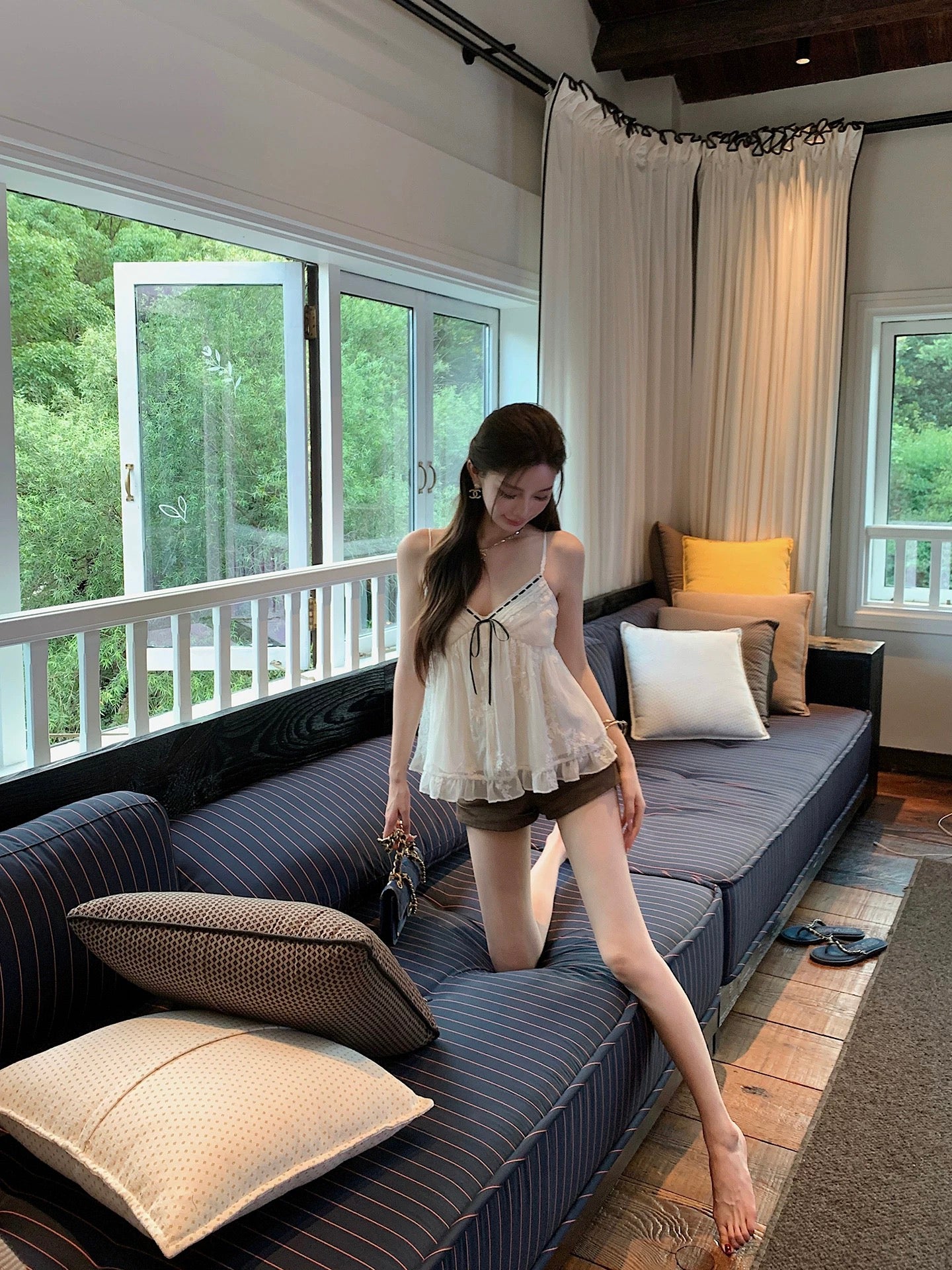 柔色时分 纯欲风织带蕾丝吊带v领上衣 Soft Hue Moment · Pure Desire Ribbon Lace V-Neck Camisole Top