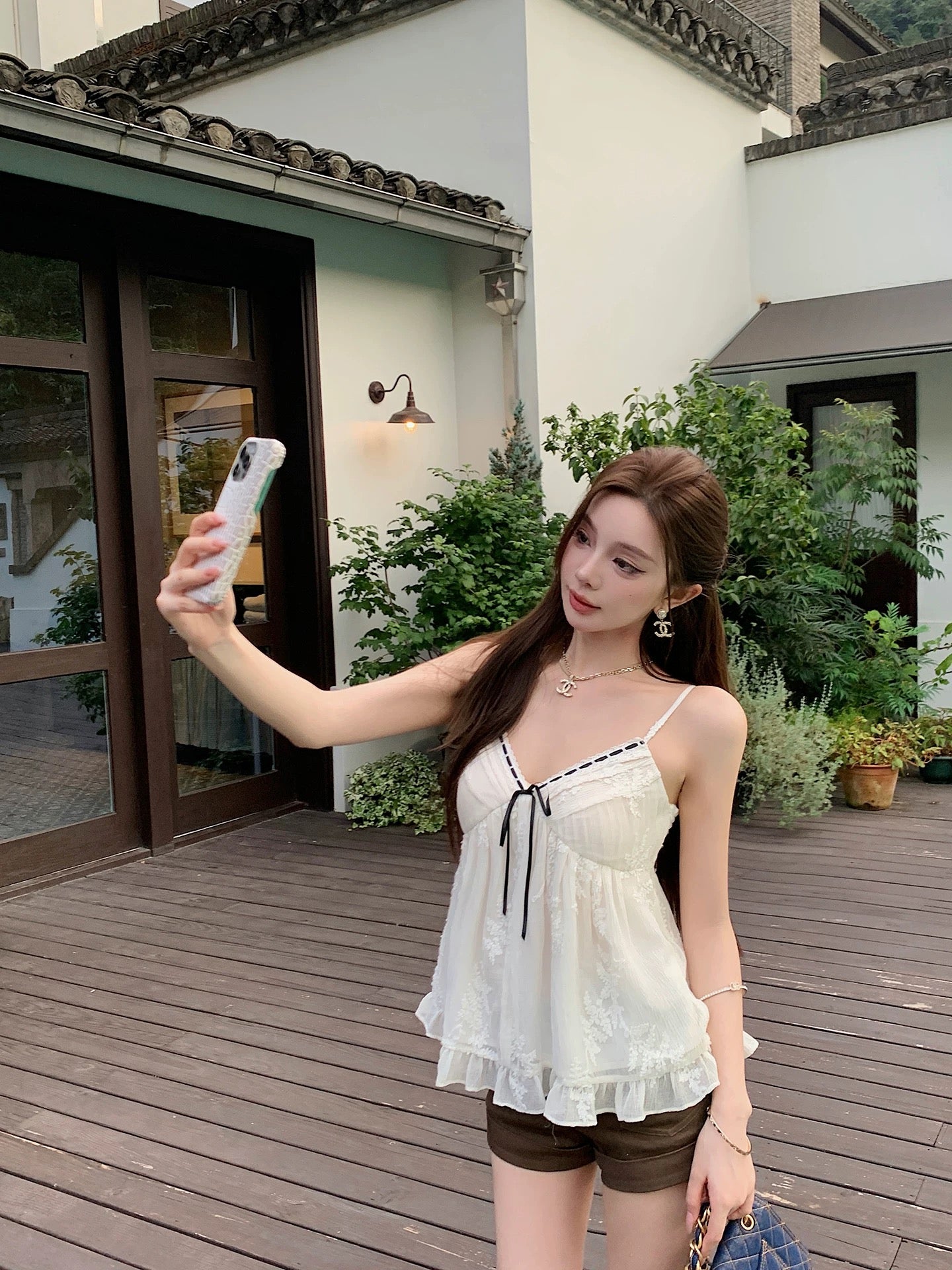 柔色时分 纯欲风织带蕾丝吊带v领上衣 Soft Hue Moment · Pure Desire Ribbon Lace V-Neck Camisole Top