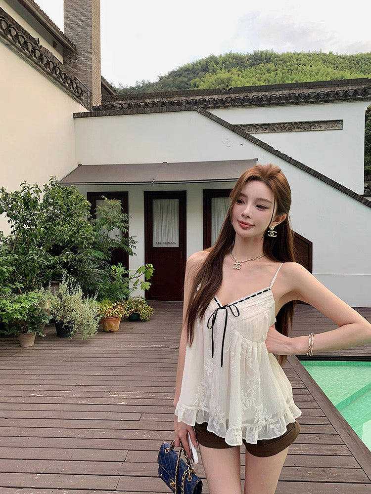 柔色时分 纯欲风织带蕾丝吊带v领上衣 Soft Hue Moment · Pure Desire Ribbon Lace V-Neck Camisole Top