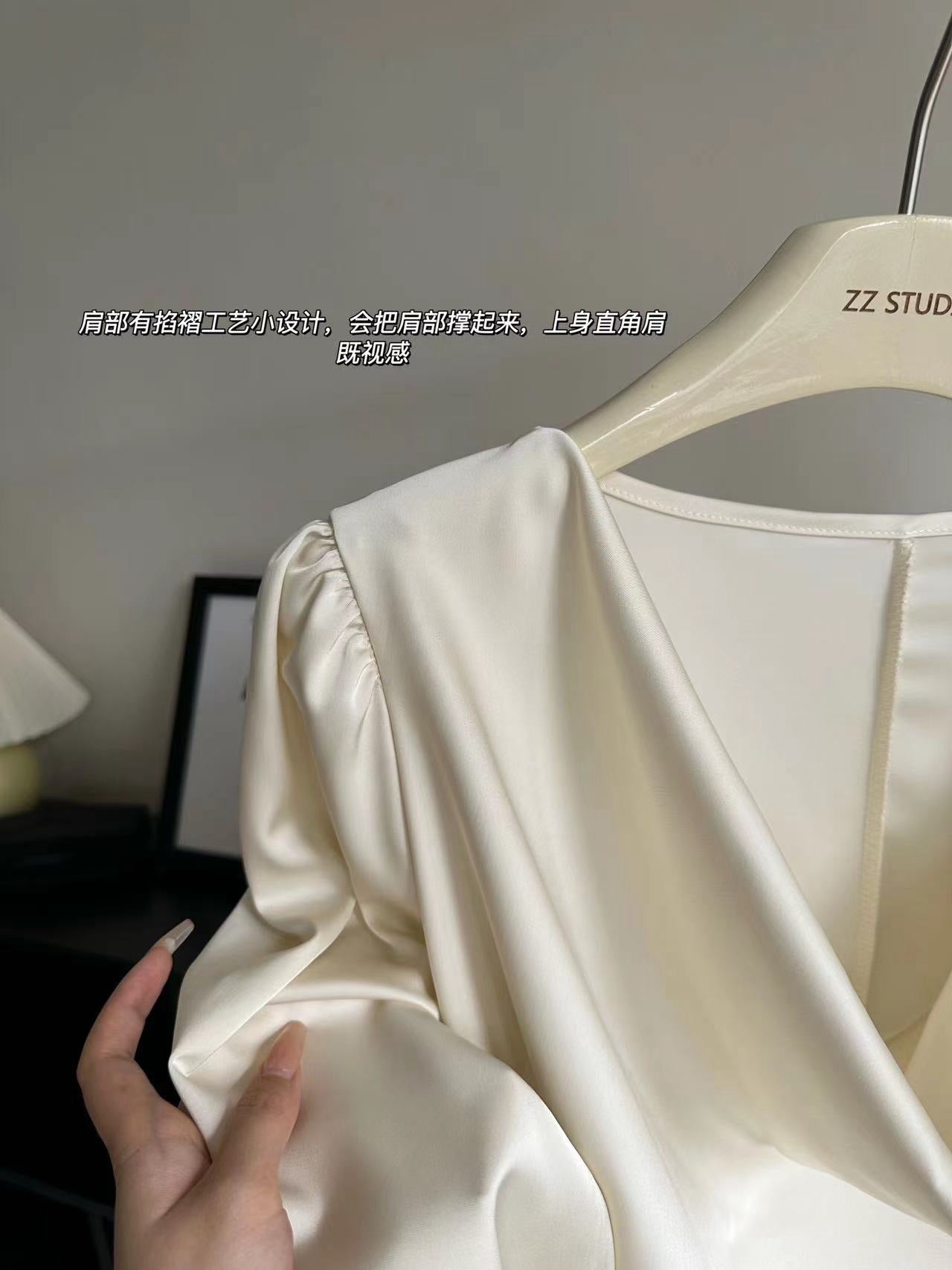 清欲香槟 荡领缎面泡泡袖衬衫上衣 Champagne Satin Cowl Neck Puff Sleeve Blouse