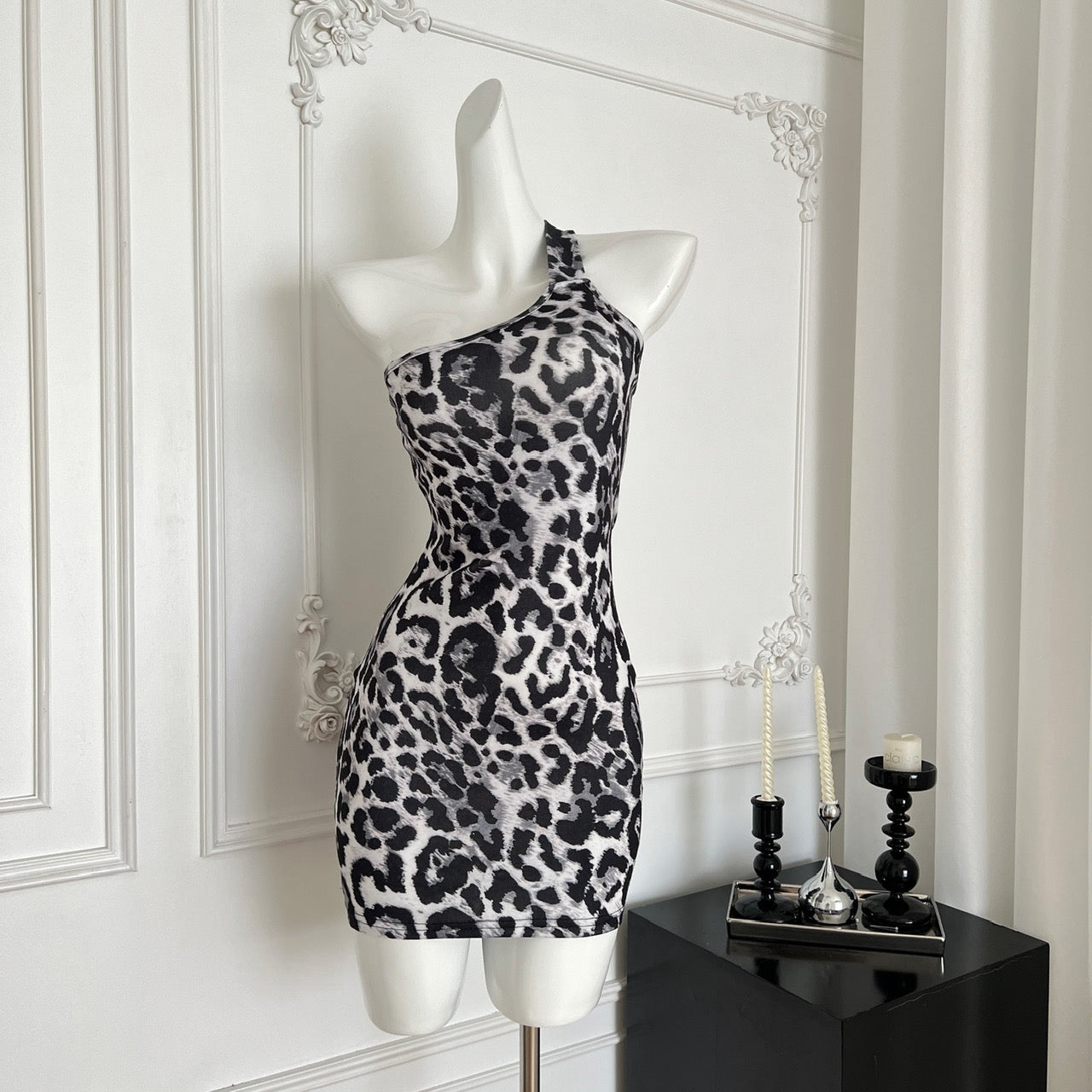私藏信箱 蕾丝飘带罩衫豹纹连衣裙 Secret Mailbox Lace Ribbon Cover-Up Leopard Print Dress