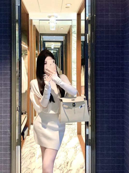 韩系千金 纯秋冬斗篷型针织连衣裙 Korean Elegant Solid Color Cape-Style Knit Dress