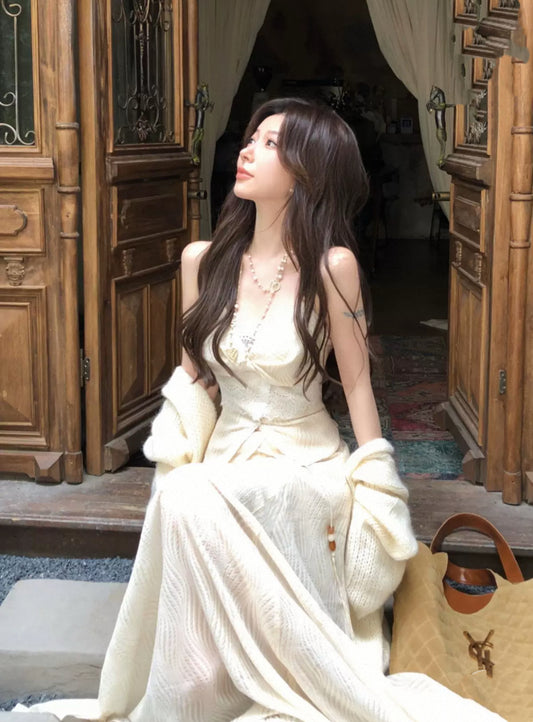 黎香 串珠挂脖蕾丝上衣半裙套装 Lixiang Beaded Halter Lace Top and Skirt Set