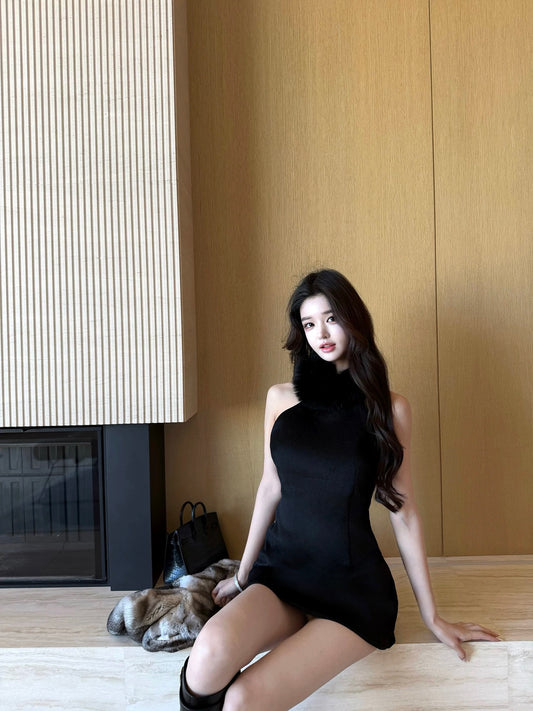 冬日战裙 狐狸毛领口无袖连衣裙 Winter Battle Dress · Sleeveless Dress with Fox Fur Collar