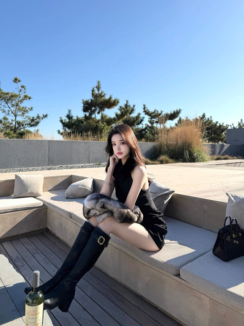 冬日战裙 狐狸毛领口无袖连衣裙 Winter Battle Dress · Sleeveless Dress with Fox Fur Collar