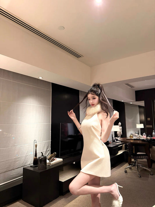 冬日战裙 狐狸毛领口无袖连衣裙 Winter Battle Dress · Sleeveless Dress with Fox Fur Collar