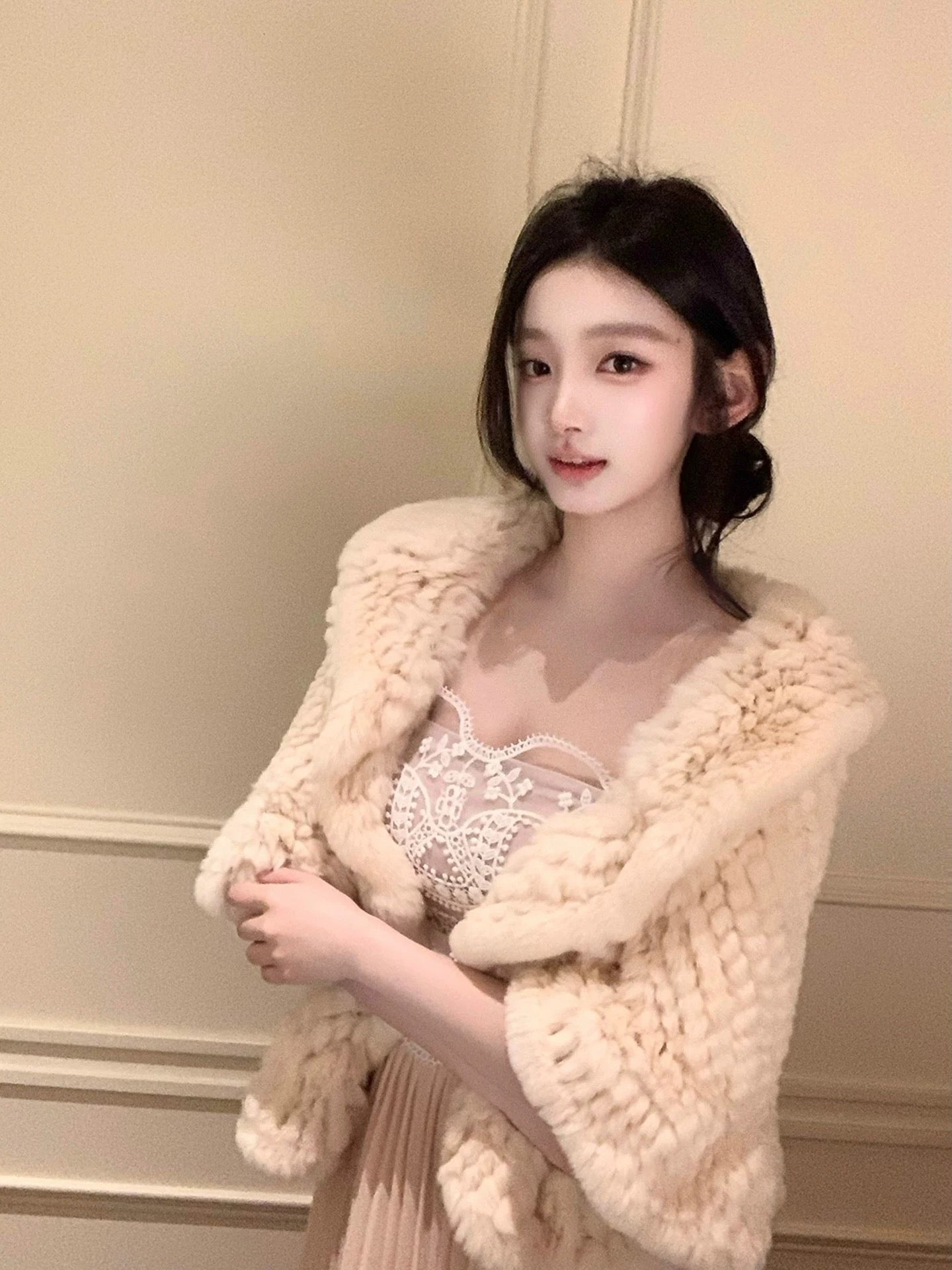 香氛美人 蕾丝边百褶抹胸连衣裙  Fragrance Beauty · Lace-Trim Pleated Strapless Dress