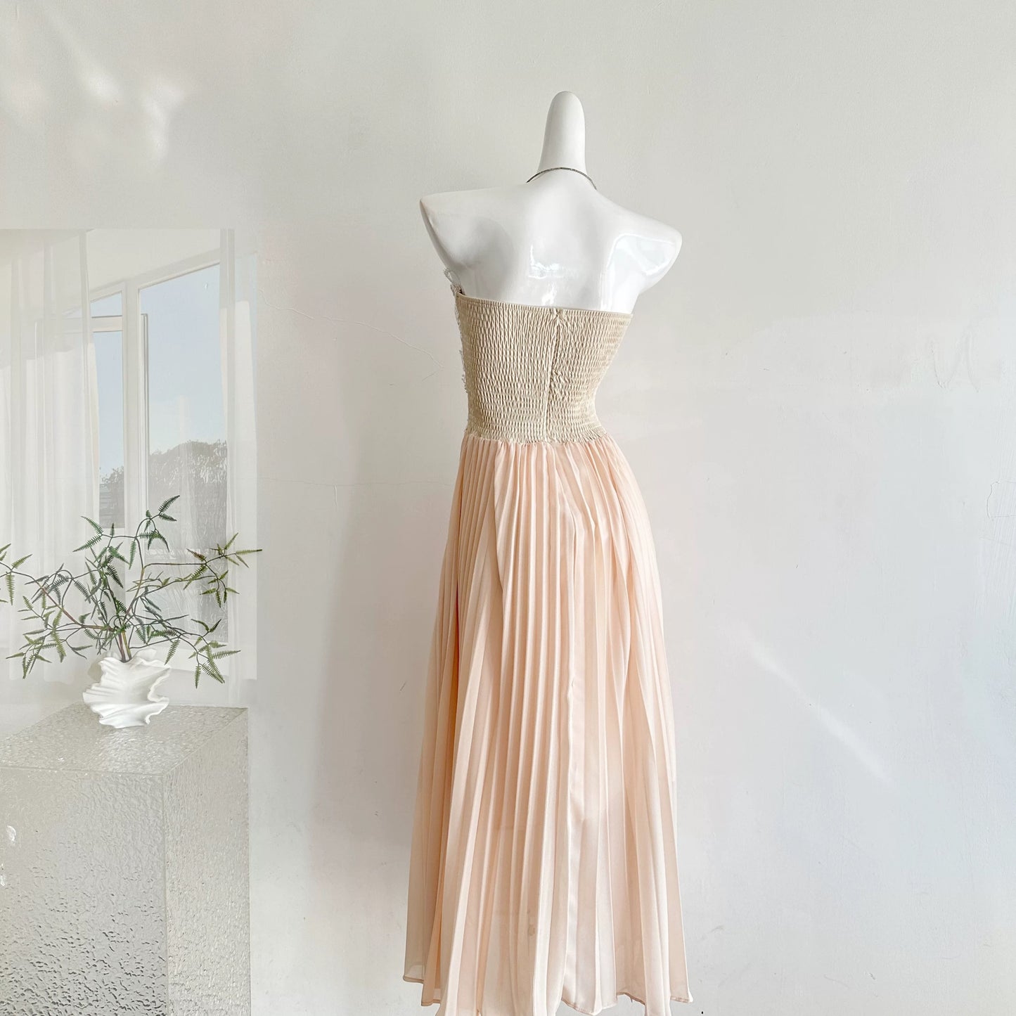 香氛美人 蕾丝边百褶抹胸连衣裙  Fragrance Beauty · Lace-Trim Pleated Strapless Dress