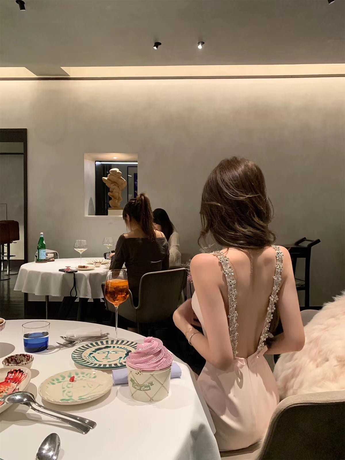 封神小黑裙 重工钉钻露背吊带连衣裙 Iconic Little Black Dress with Heavy Stud Embellishments and an Open Back