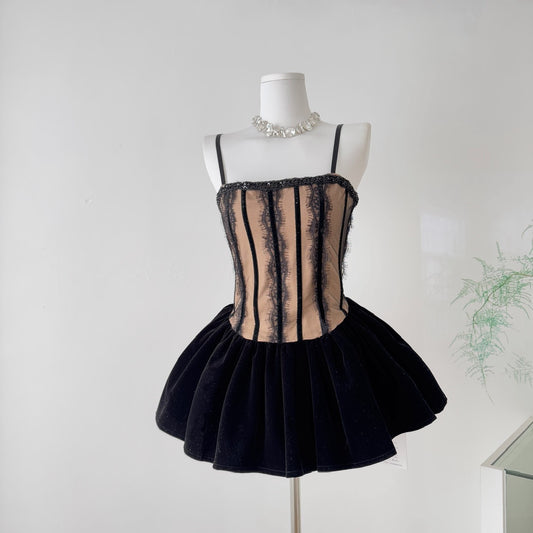 黑天鹅之夜 越南小众带胸垫蕾丝丝绒连衣裙 Black Swan Night Vietnam Designer Lace & Velvet Padded Dress