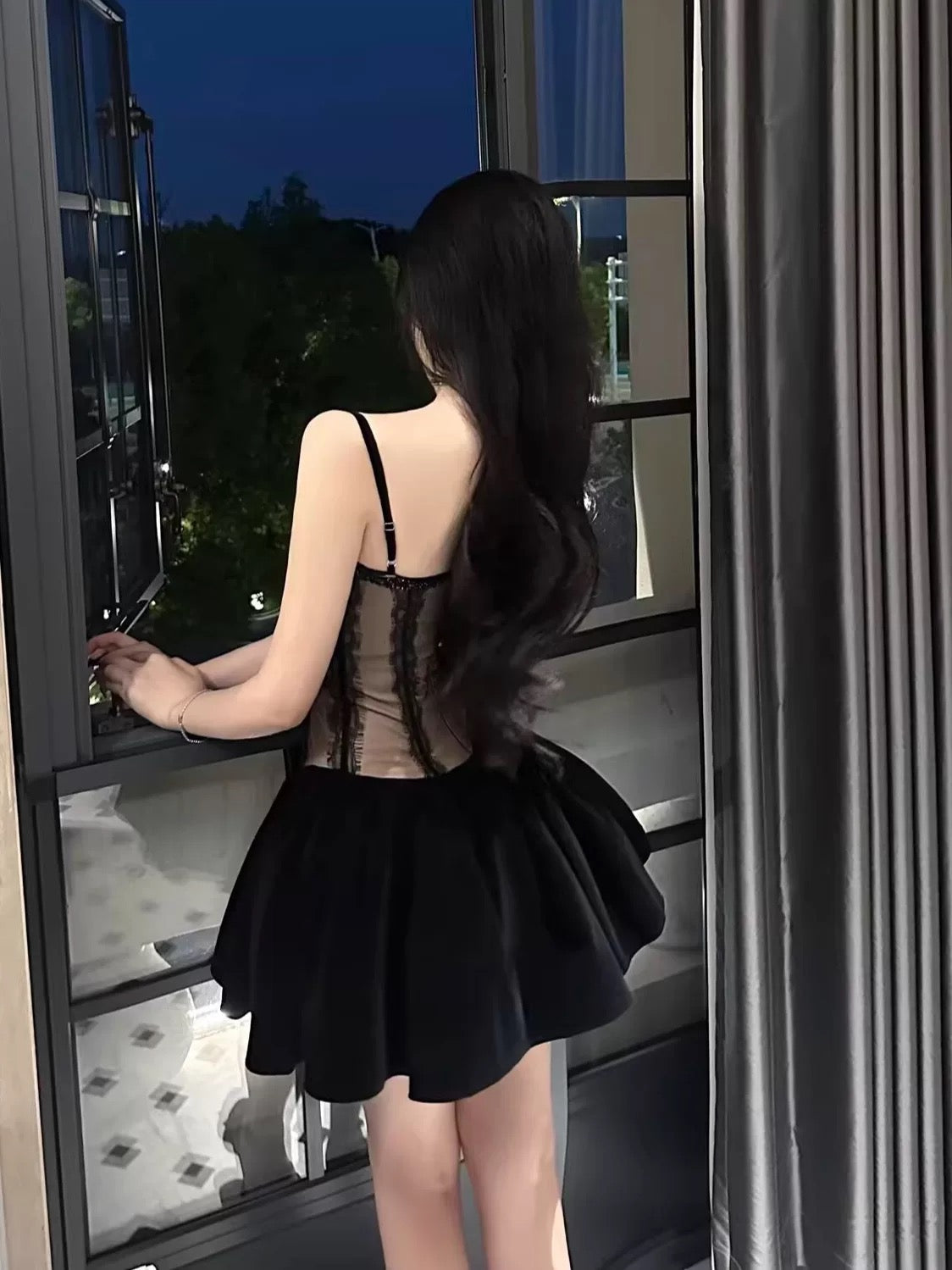 黑天鹅之夜 越南小众带胸垫蕾丝丝绒连衣裙 Black Swan Night Vietnam Designer Lace & Velvet Padded Dress