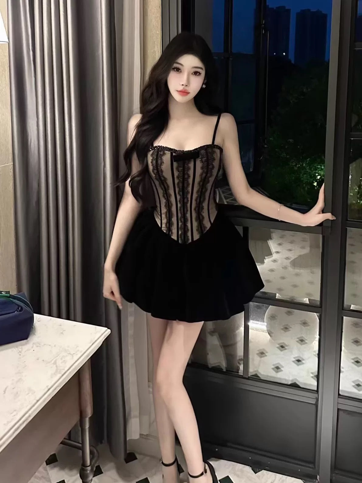 黑天鹅之夜 越南小众带胸垫蕾丝丝绒连衣裙 Black Swan Night Vietnam Designer Lace & Velvet Padded Dress