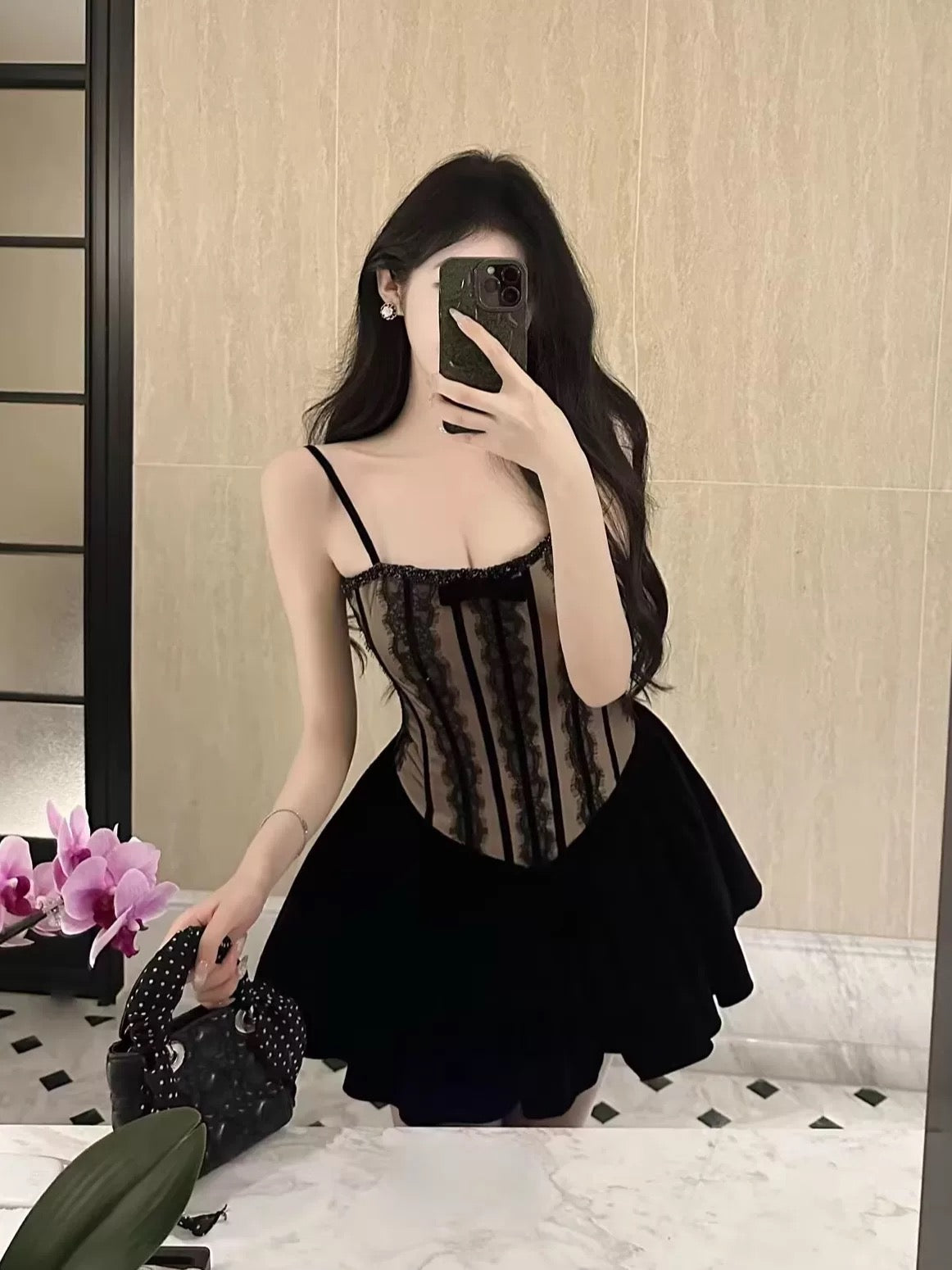 黑天鹅之夜 越南小众带胸垫蕾丝丝绒连衣裙 Black Swan Night Vietnam Designer Lace & Velvet Padded Dress