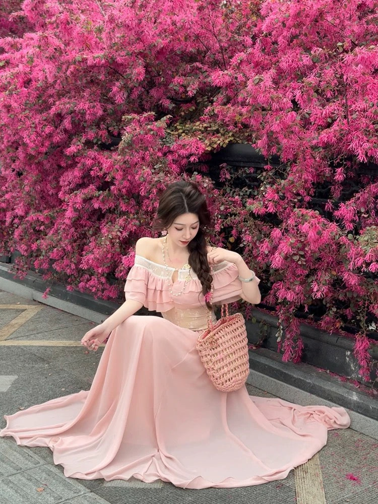一字晴光 蕾丝拼接一字领雪纺半裙套装 Summer Light Lace Patchwork Off-Shoulder Chiffon Top and Skirt Set