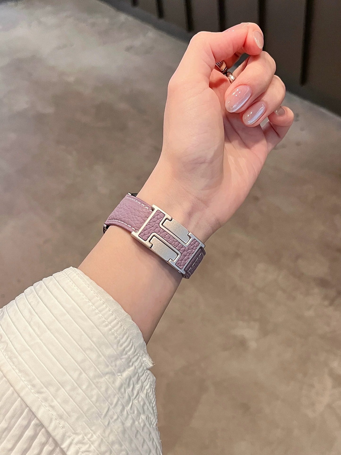 Soft lychee-grain leather magnetic clasp Apple Watch band