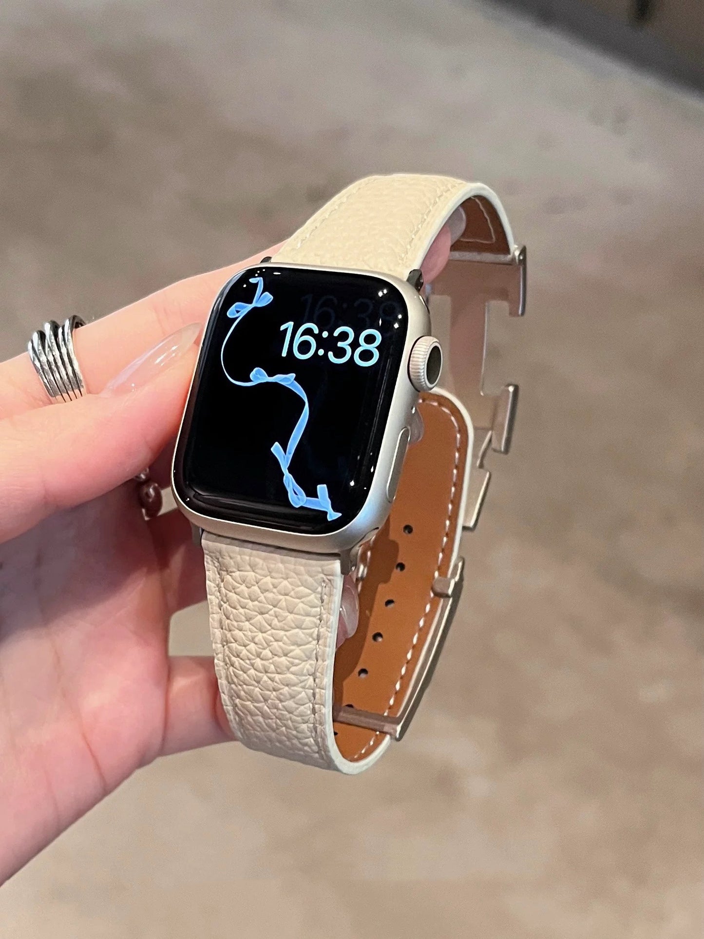 Soft lychee-grain leather magnetic clasp Apple Watch band