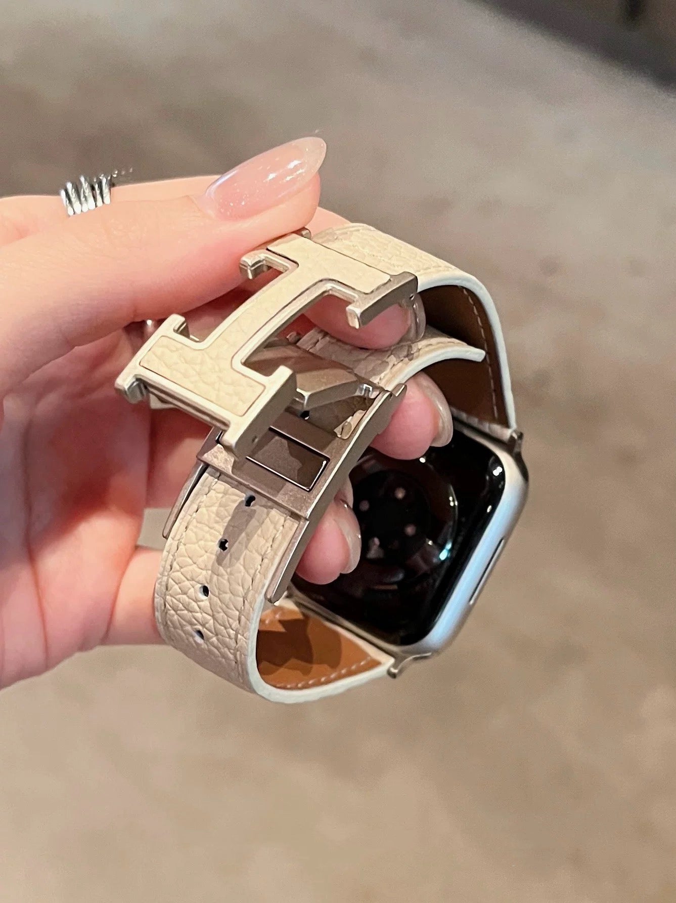 Soft lychee-grain leather magnetic clasp Apple Watch band
