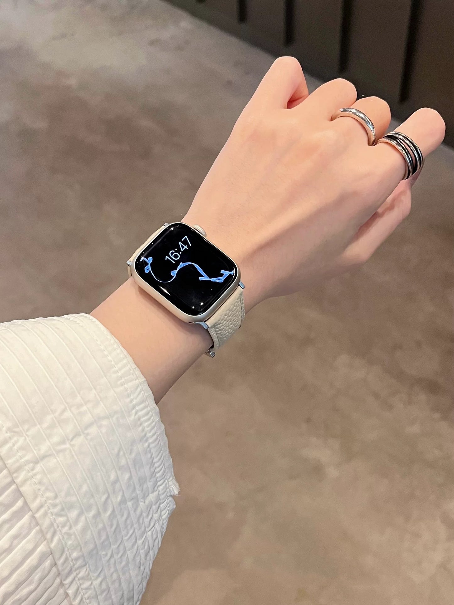Soft lychee-grain leather magnetic clasp Apple Watch band
