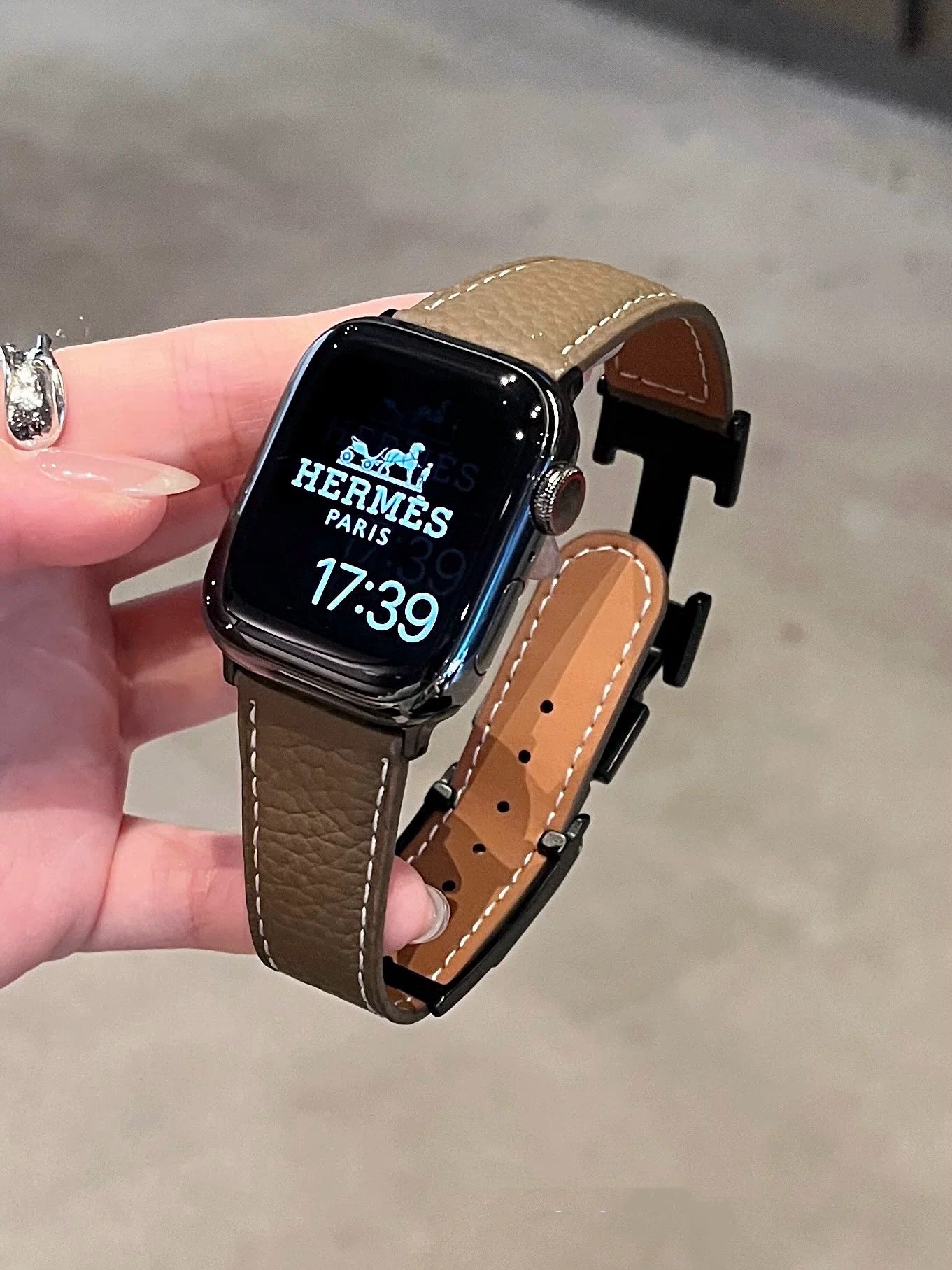 Soft lychee-grain leather magnetic clasp Apple Watch band