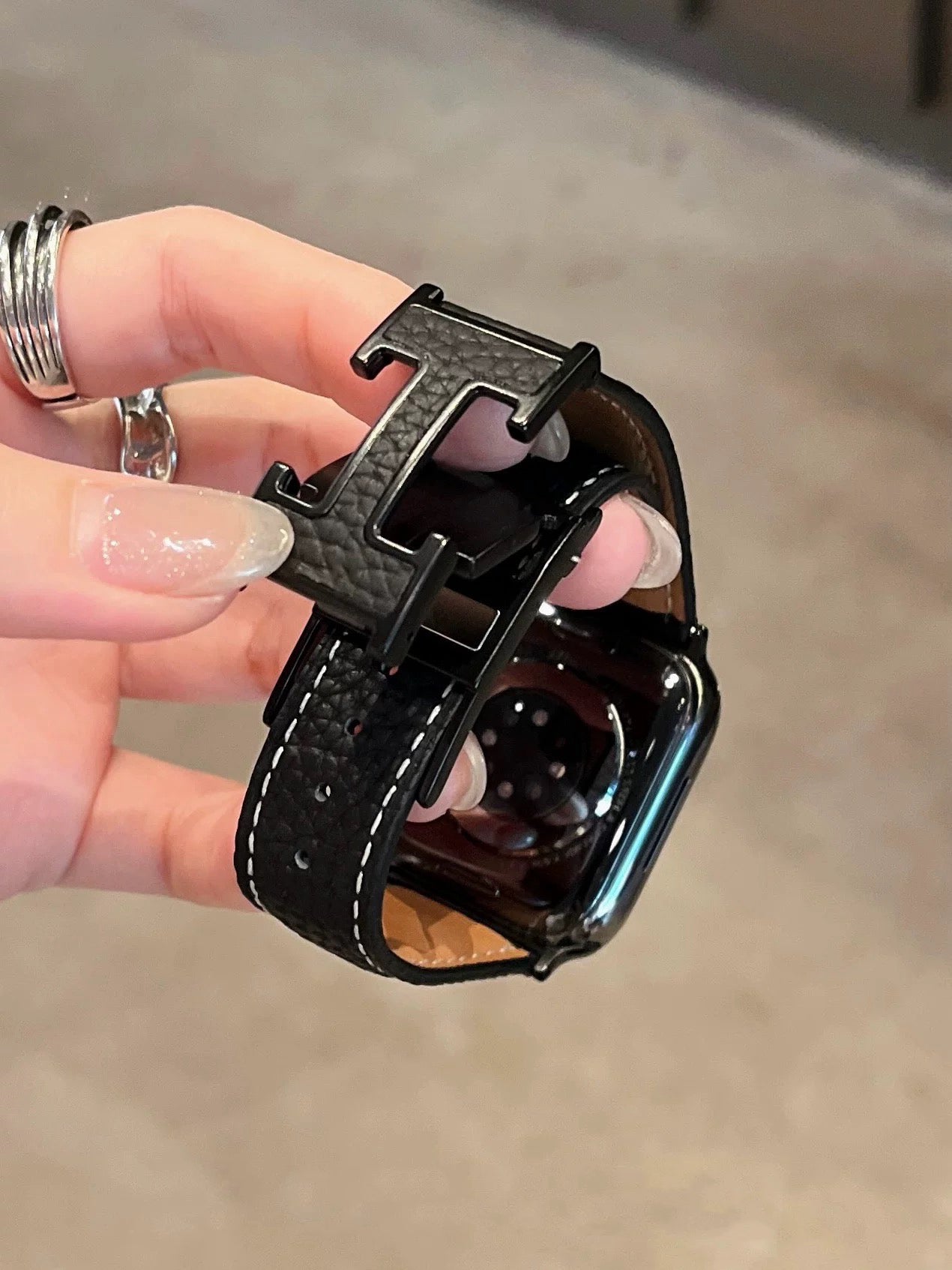 Soft lychee-grain leather magnetic clasp Apple Watch band