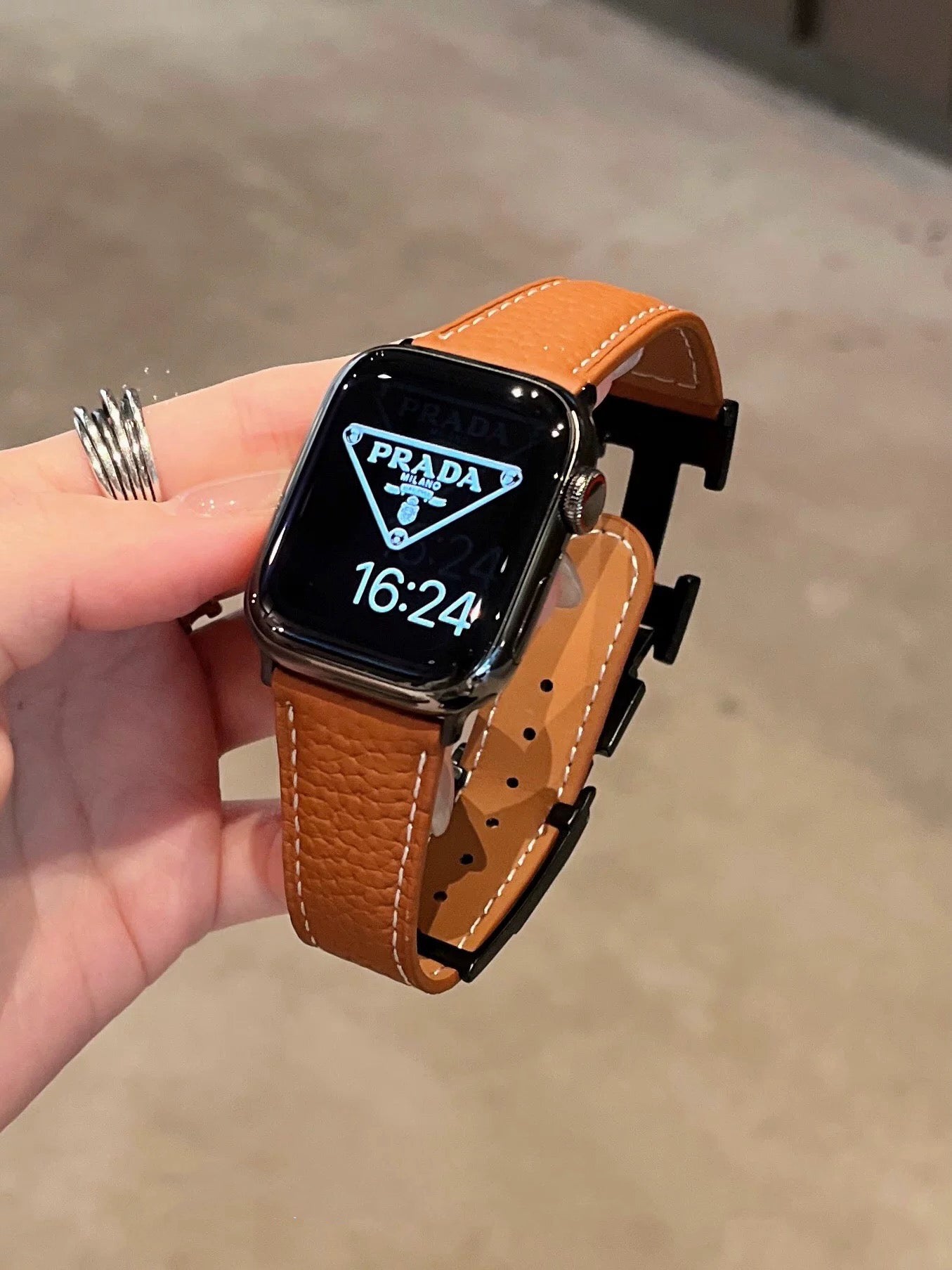Soft lychee-grain leather magnetic clasp Apple Watch band