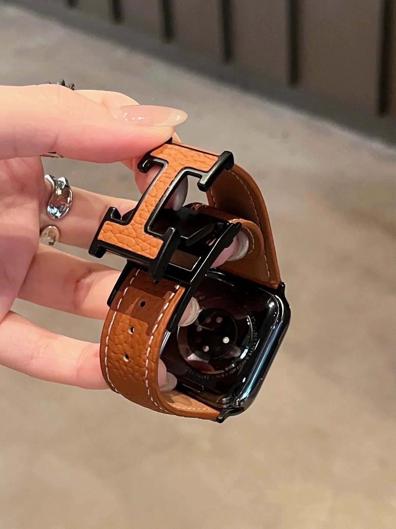 Soft lychee-grain leather magnetic clasp Apple Watch band