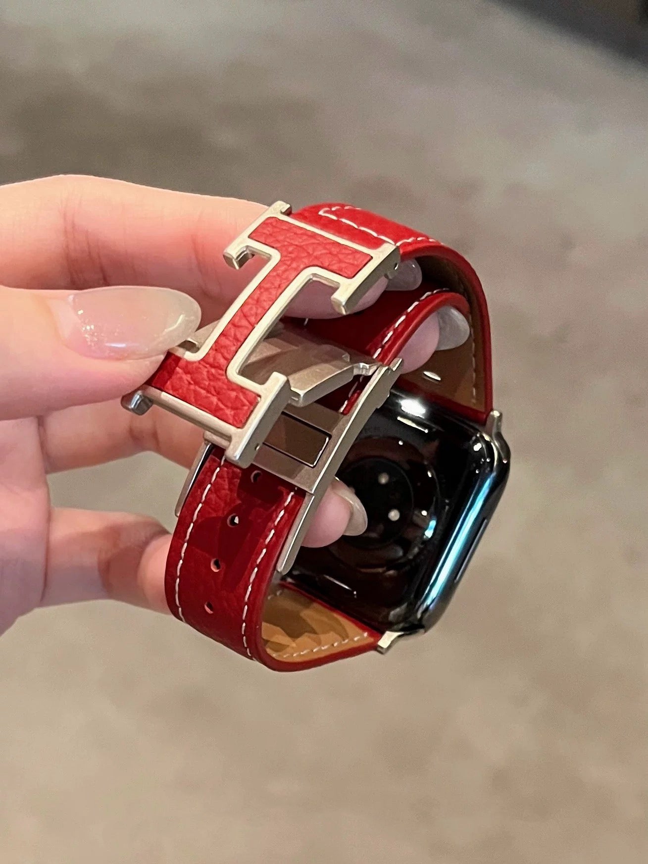 Soft lychee-grain leather magnetic clasp Apple Watch band